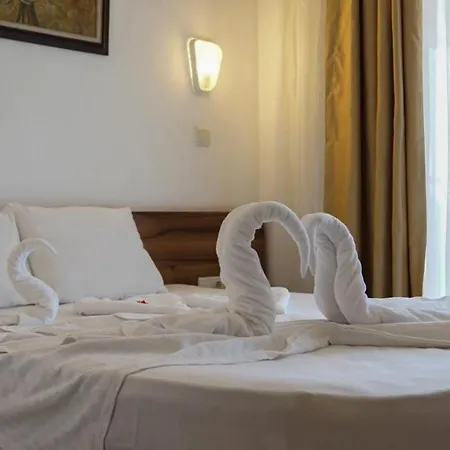 Отель Monna Roza 4*