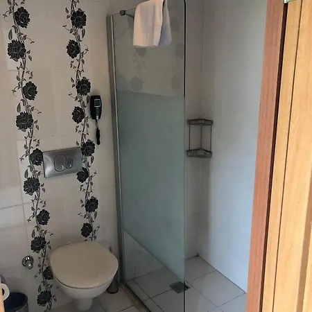 Monna Roza Otel 4*