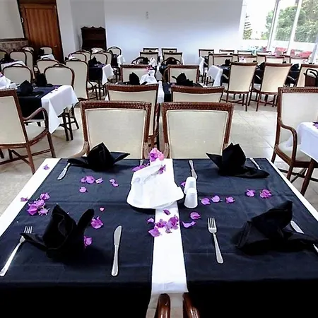 Monna Roza Hotell 4*