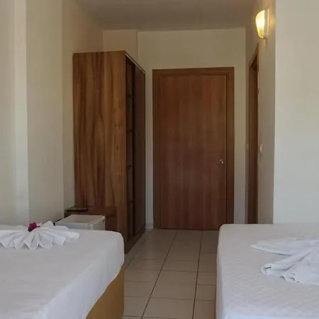 Monna Roza Hotell